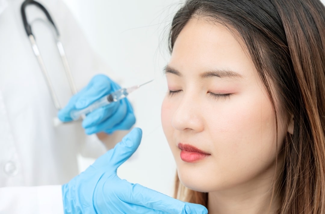 woman getting rejuran treatment