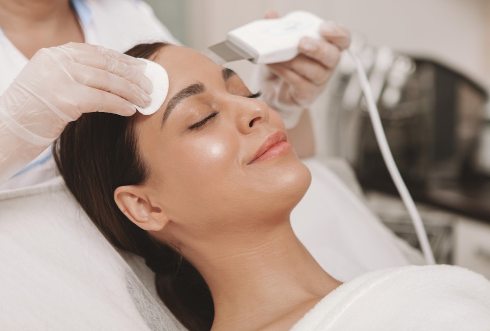 woman undergoing thermage treatment