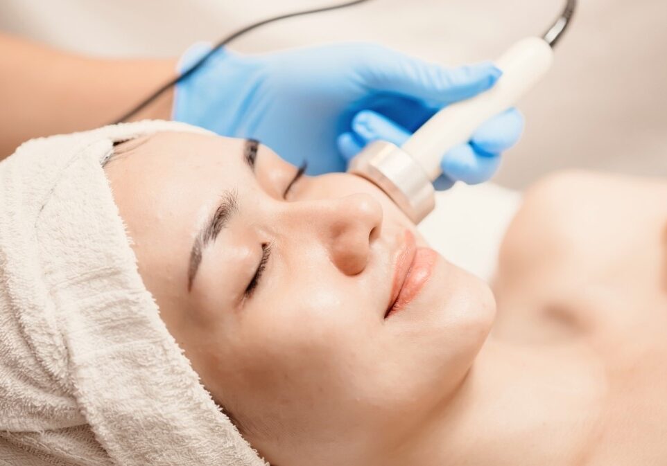 woman undergoing skin laxity treatment