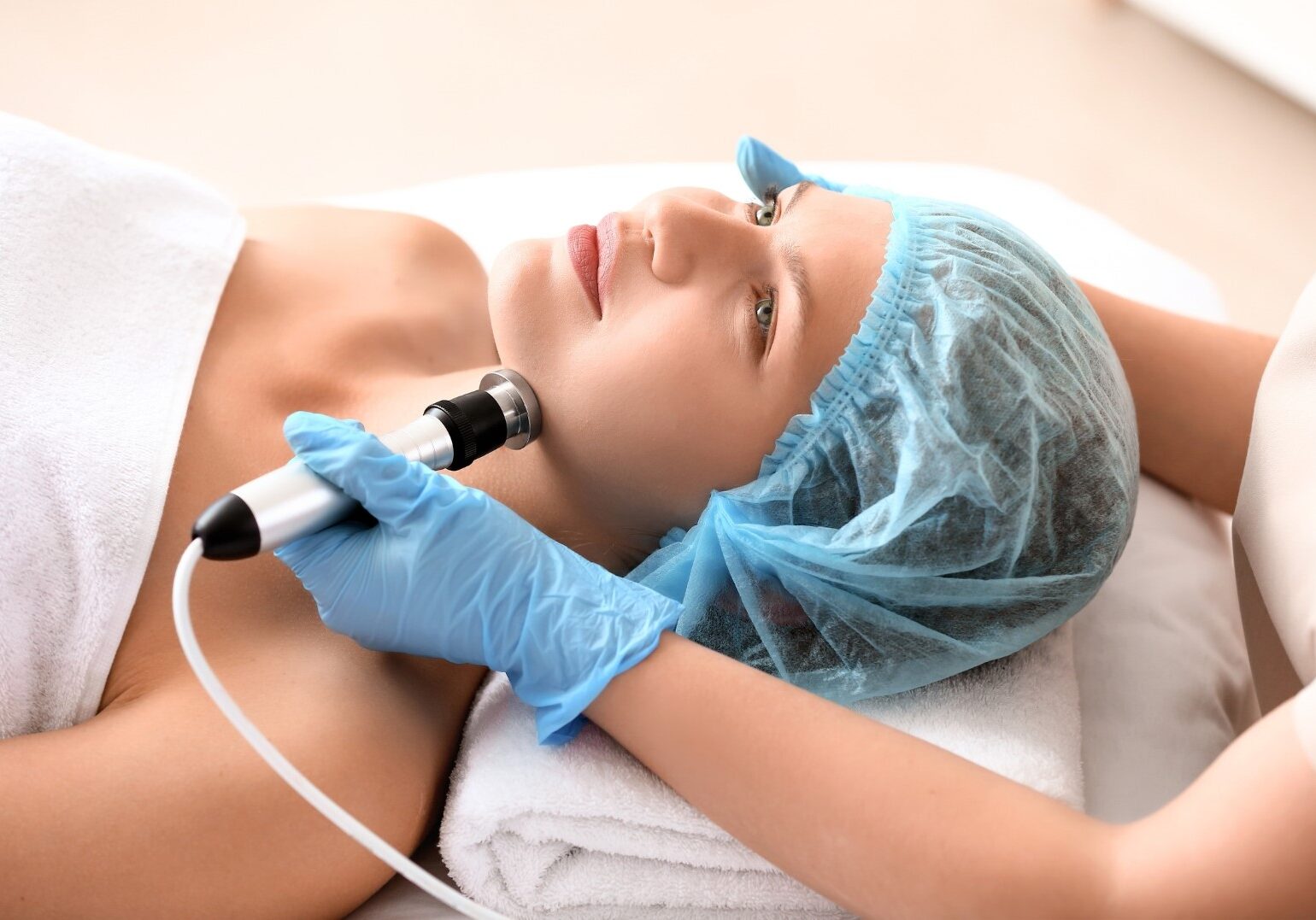 woman doing venus legacy treatment